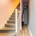 Stunning Modern 2-Floor House With 3 Ensuite Rooms