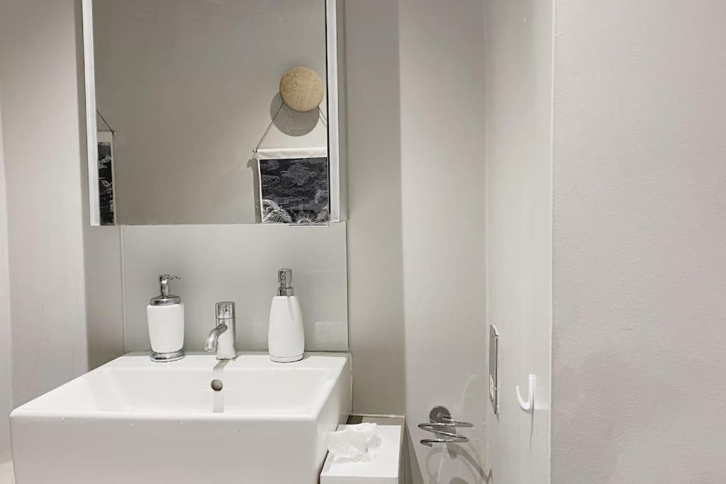 Stunning Modern 2-floor House With 3 Ensuite Londra