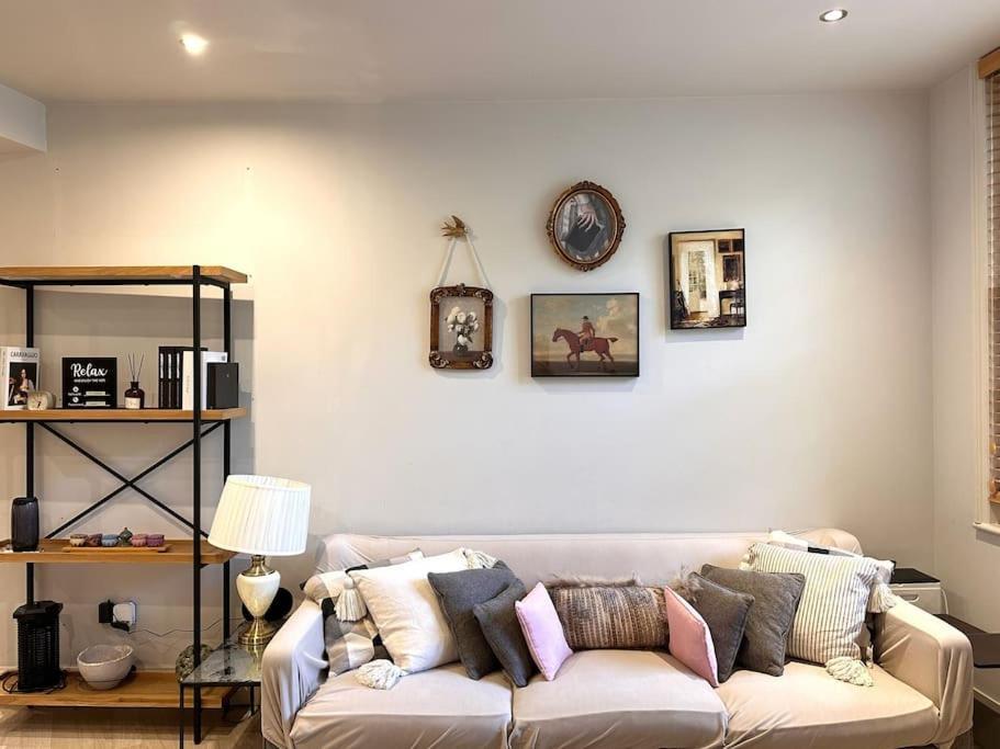 Stunning Modern 2-floor House With 3 Ensuite Villa Londra