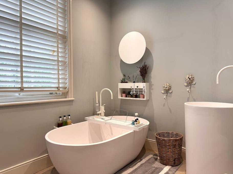 Stunning Modern 2-floor House With 3 Ensuite