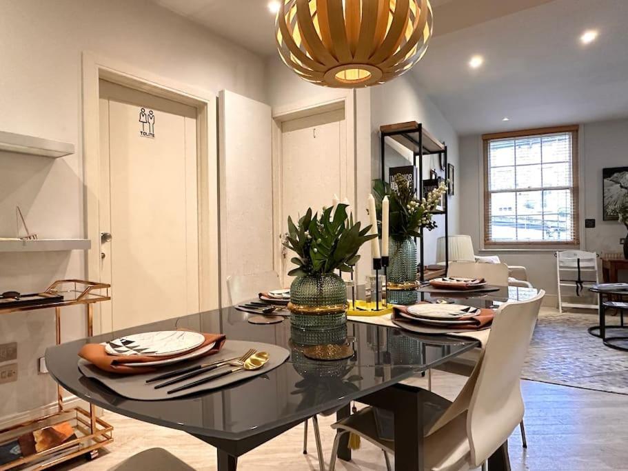 Stunning Modern 2-floor House With 3 Ensuite Villa Londra