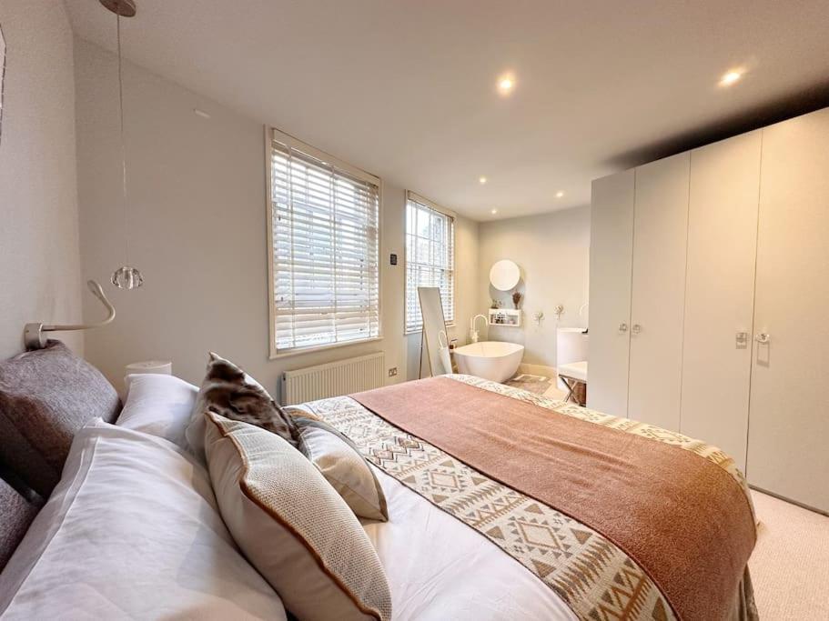 Villa Stunning Modern 2-floor House With 3 Ensuite